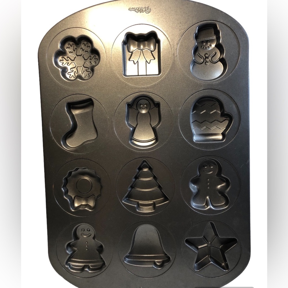 Wilton Cookie Pan Mold Christmas 12 Design Tree Santa Gingerbread Stocking Star